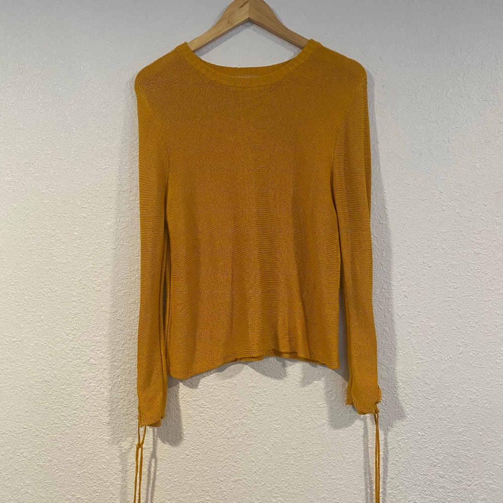 Heart loom mustard top